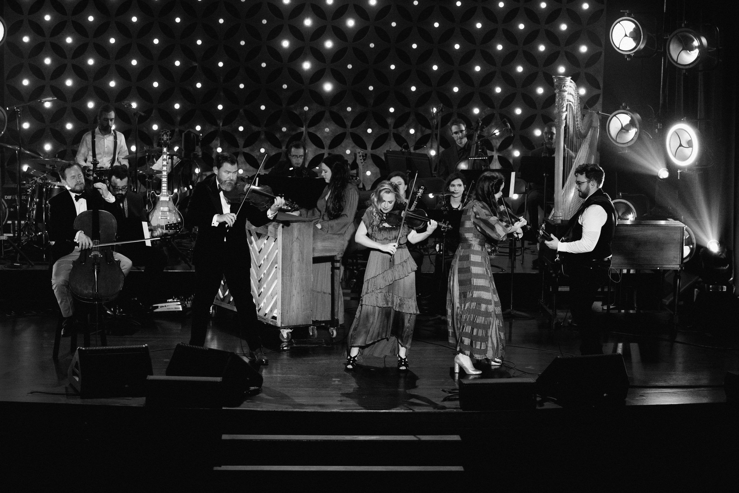 The six siblings of the Annie Moses Band on stage